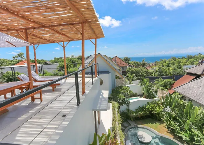 Shoreline Bingin Villa